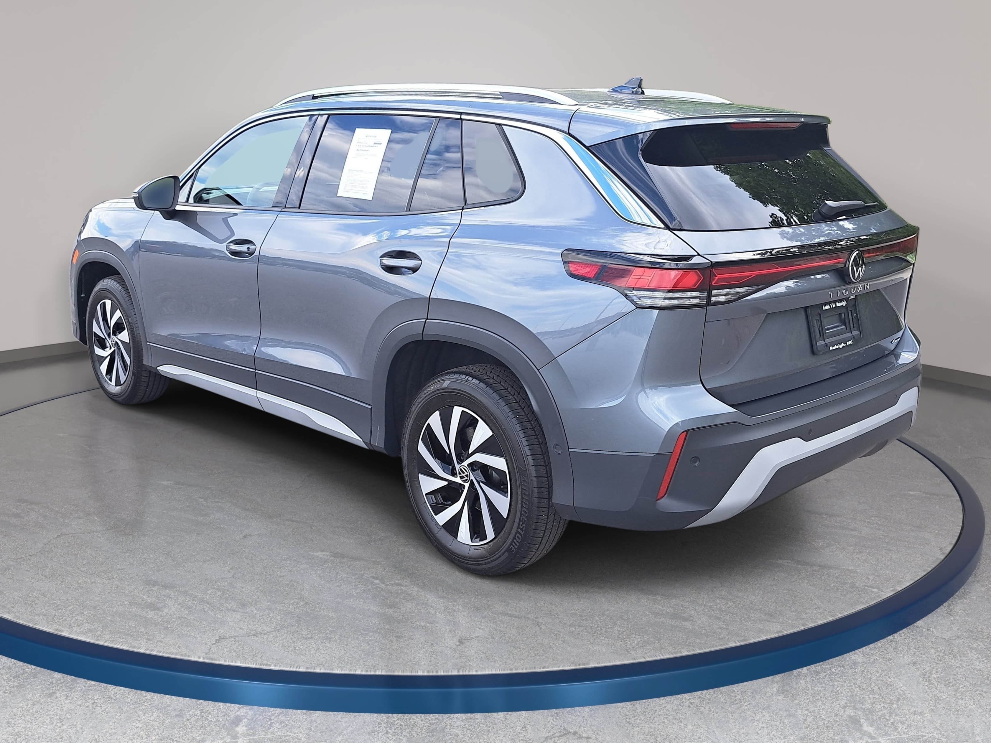 Certified 2025 Volkswagen Tiguan S AWD/4WD image 7