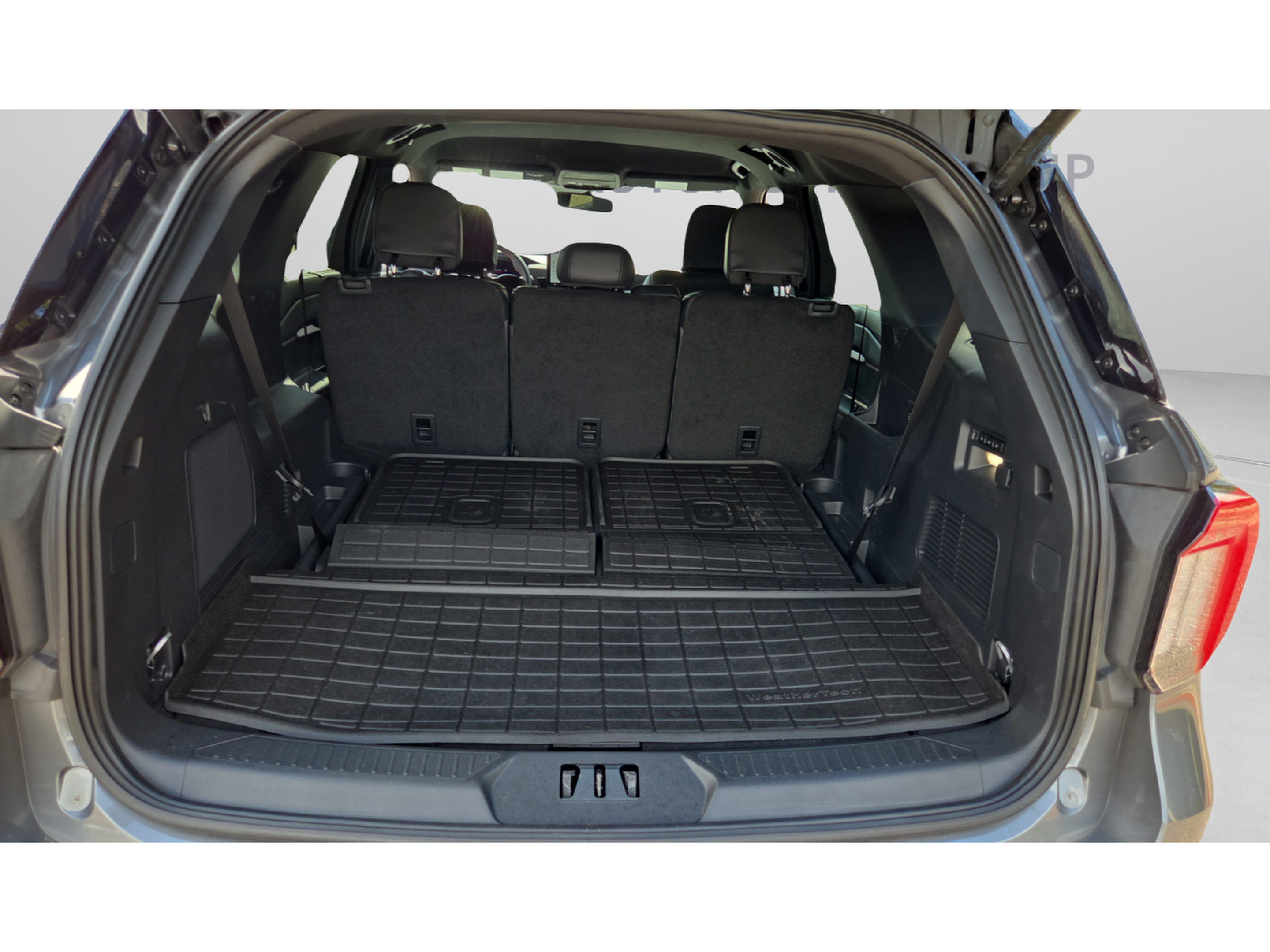 Used 2025 Ford Explorer ST-Line w/ Premium Package RWD image 13