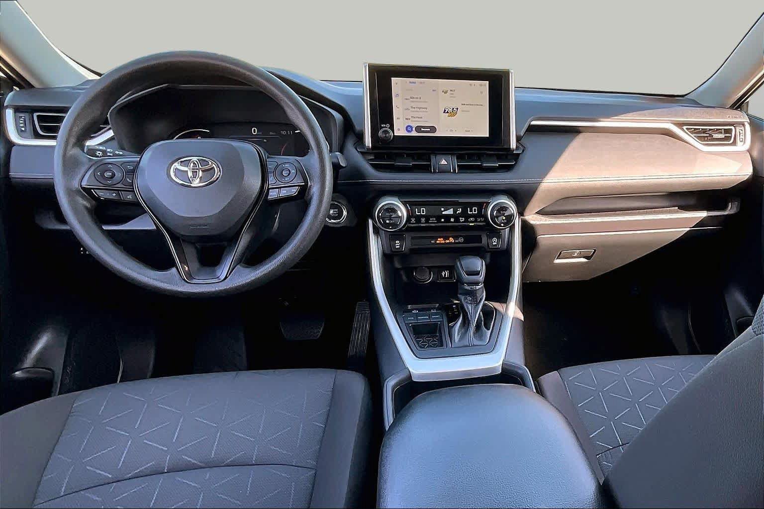 Used 2025 Toyota RAV4 XLE FWD image 12