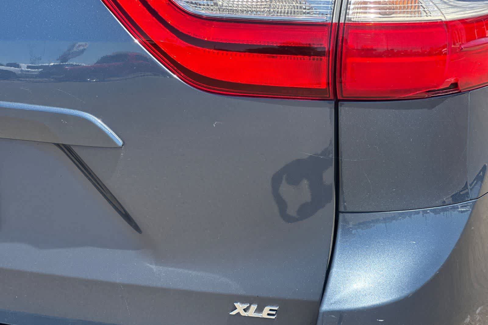 Used 2015 Toyota Sienna XLE FWD image 31