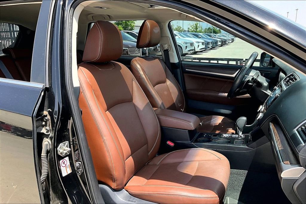 Used 2019 Subaru Outback 2.5i Touring w/ Popular Package #3A AWD/4WD image 9