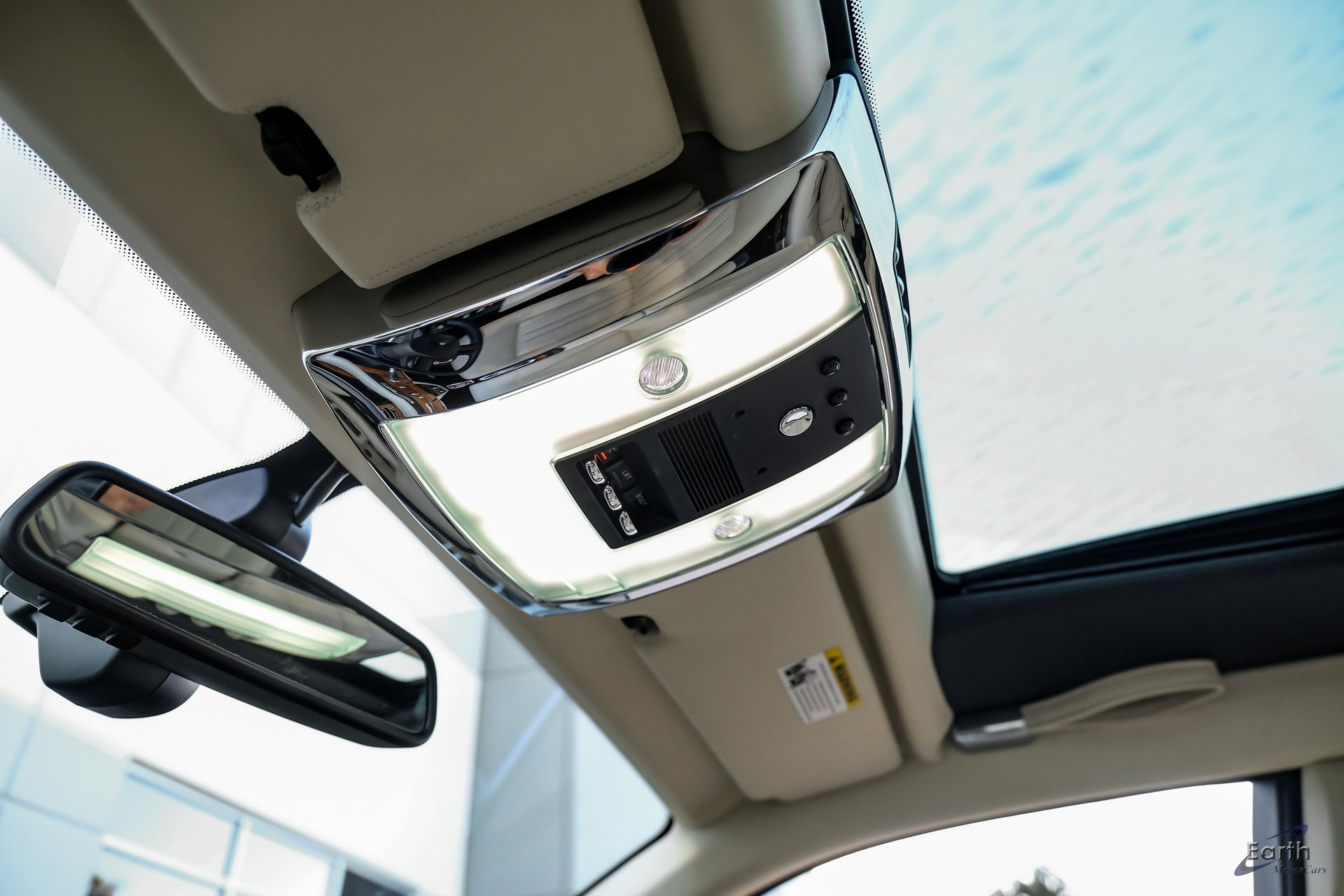 Used 2014 Rolls-Royce Phantom Sedan image 34