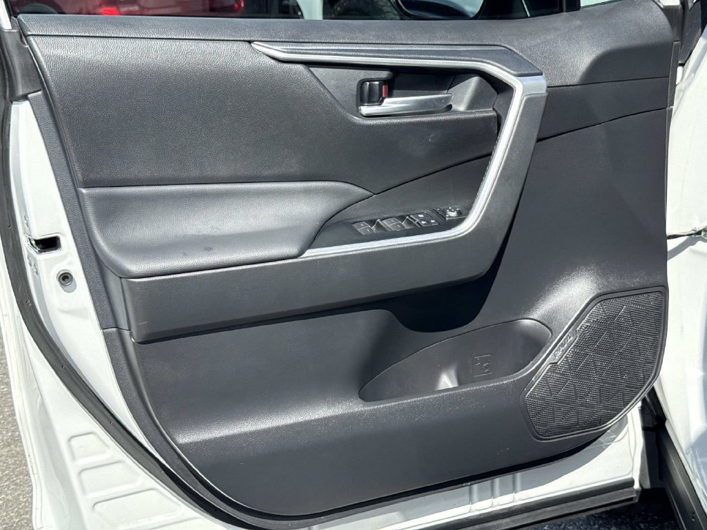 Used 2025 Toyota RAV4 XLE Premium FWD image 21