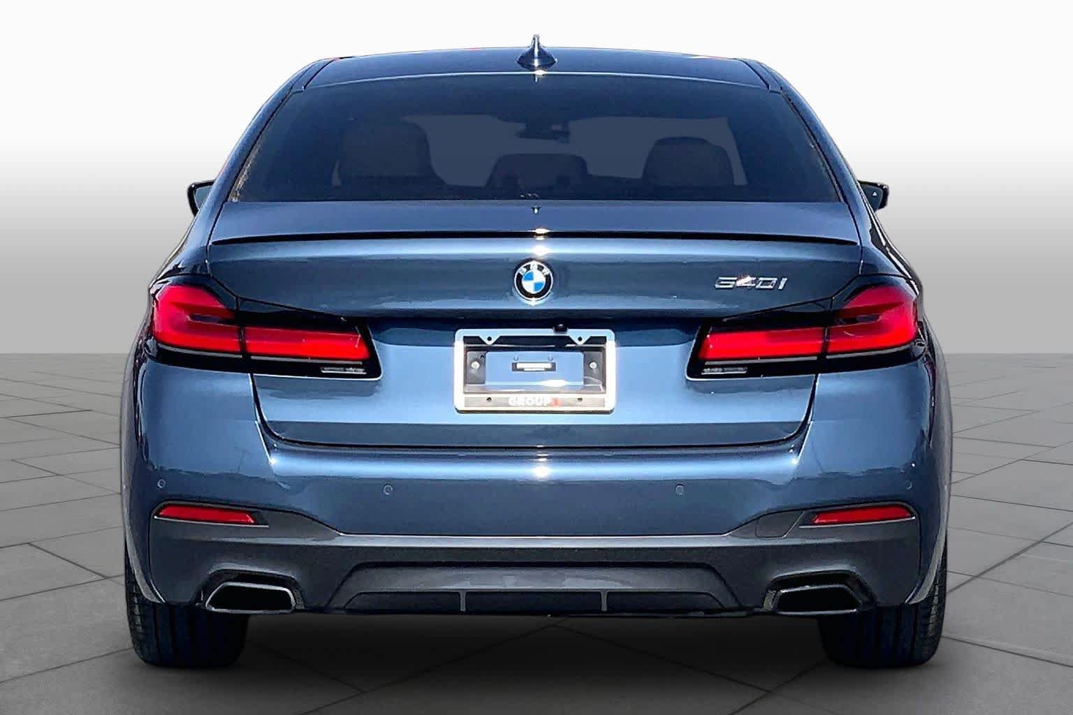 Used 2023 BMW 540i w/ M Sport Package RWD image 5
