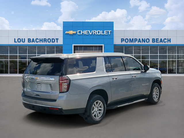 Used 2024 Chevrolet Suburban LT RWD image 3