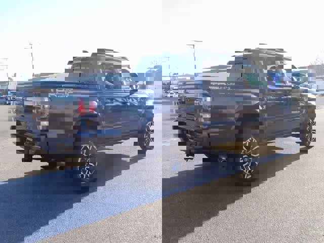 Used 2021 Toyota Tacoma TRD Sport image 4