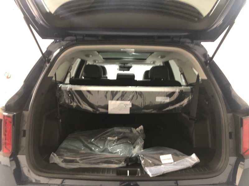 New 2026 Kia Sorento S w/ S Panoramic Sunroof Package FWD image 8