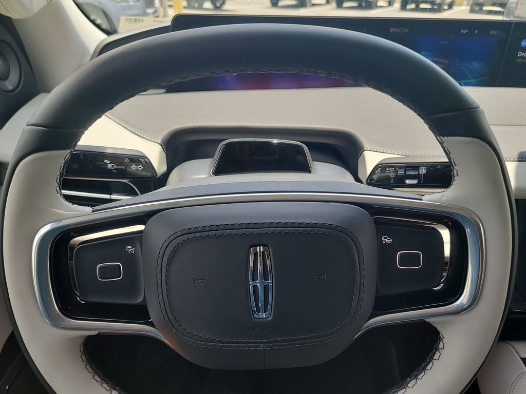 Used 2026 Lincoln Navigator Premiere AWD/4WD image 29