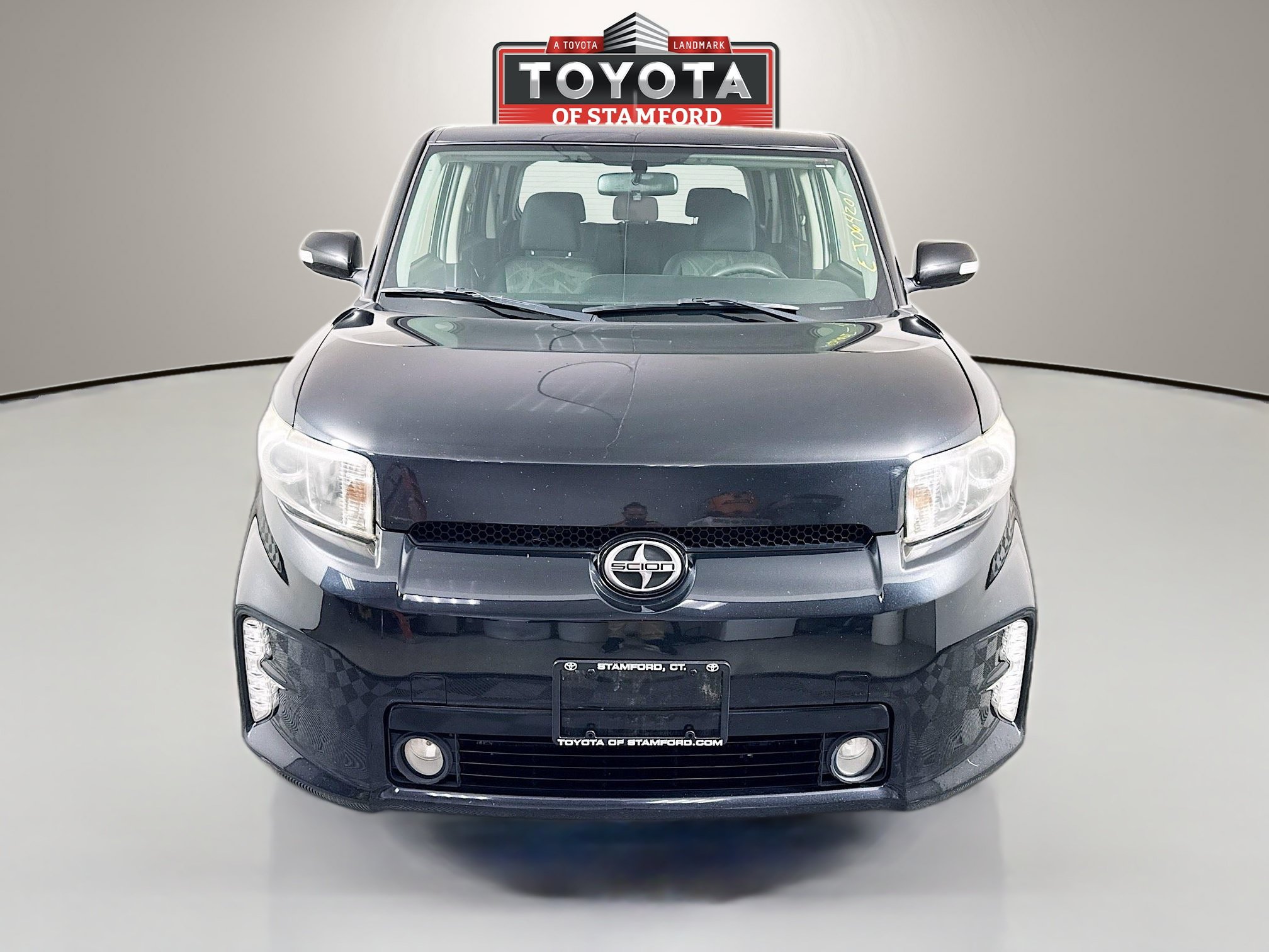 Used 2014 Scion xB FWD image 2