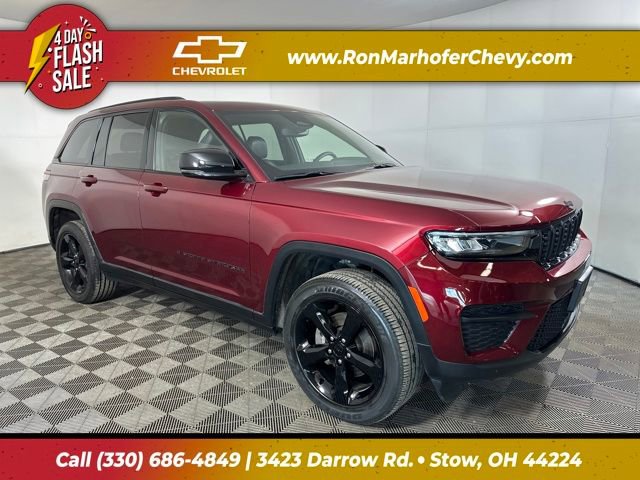 Used 2023 Jeep Grand Cherokee Altitude