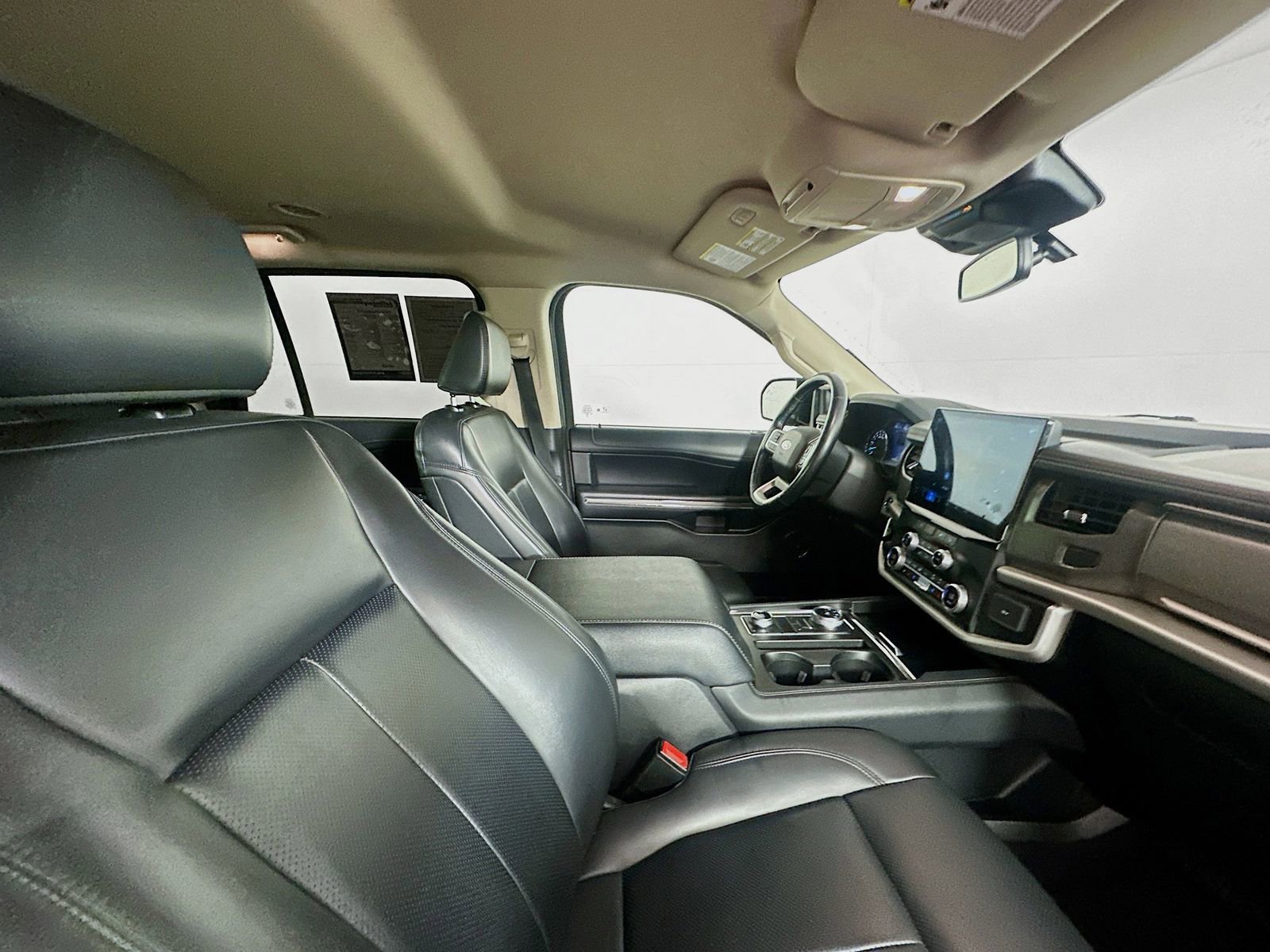 Used 2023 Ford Expedition XLT AWD/4WD image 30