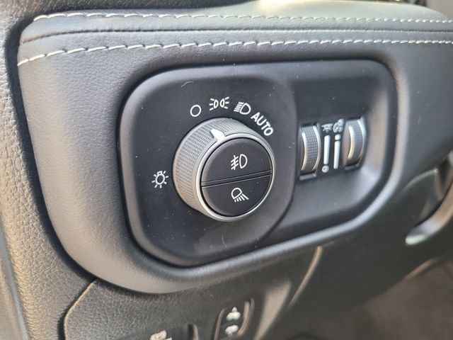 Used 2023 RAM 1500 Limited AWD/4WD image 17