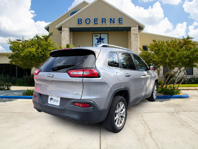 Used 2018 Jeep Cherokee Latitude Plus FWD image 5