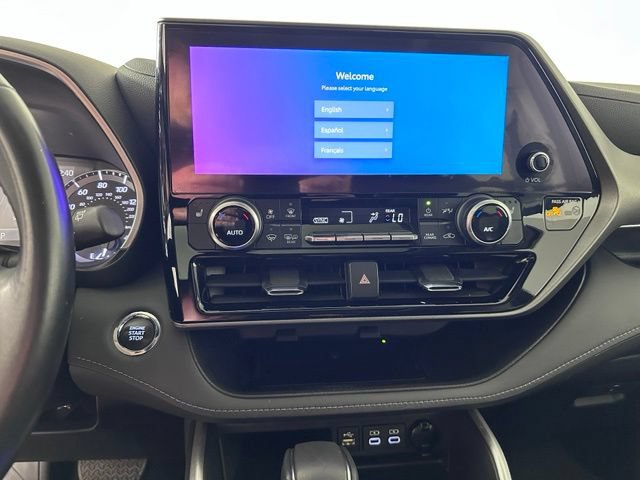 Used 2023 Toyota Highlander XLE AWD/4WD image 30