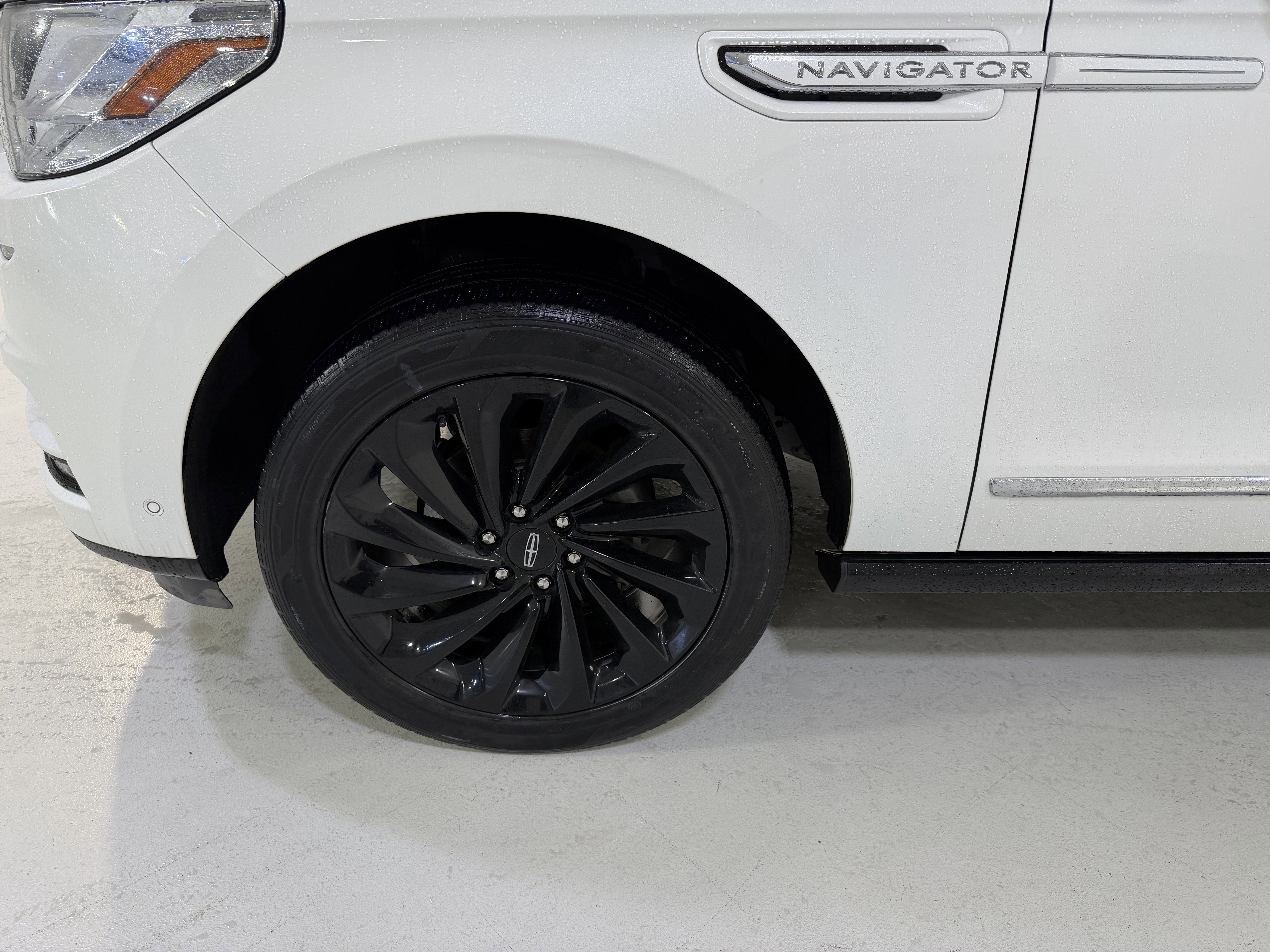 Used 2021 Lincoln Navigator Reserve image 9