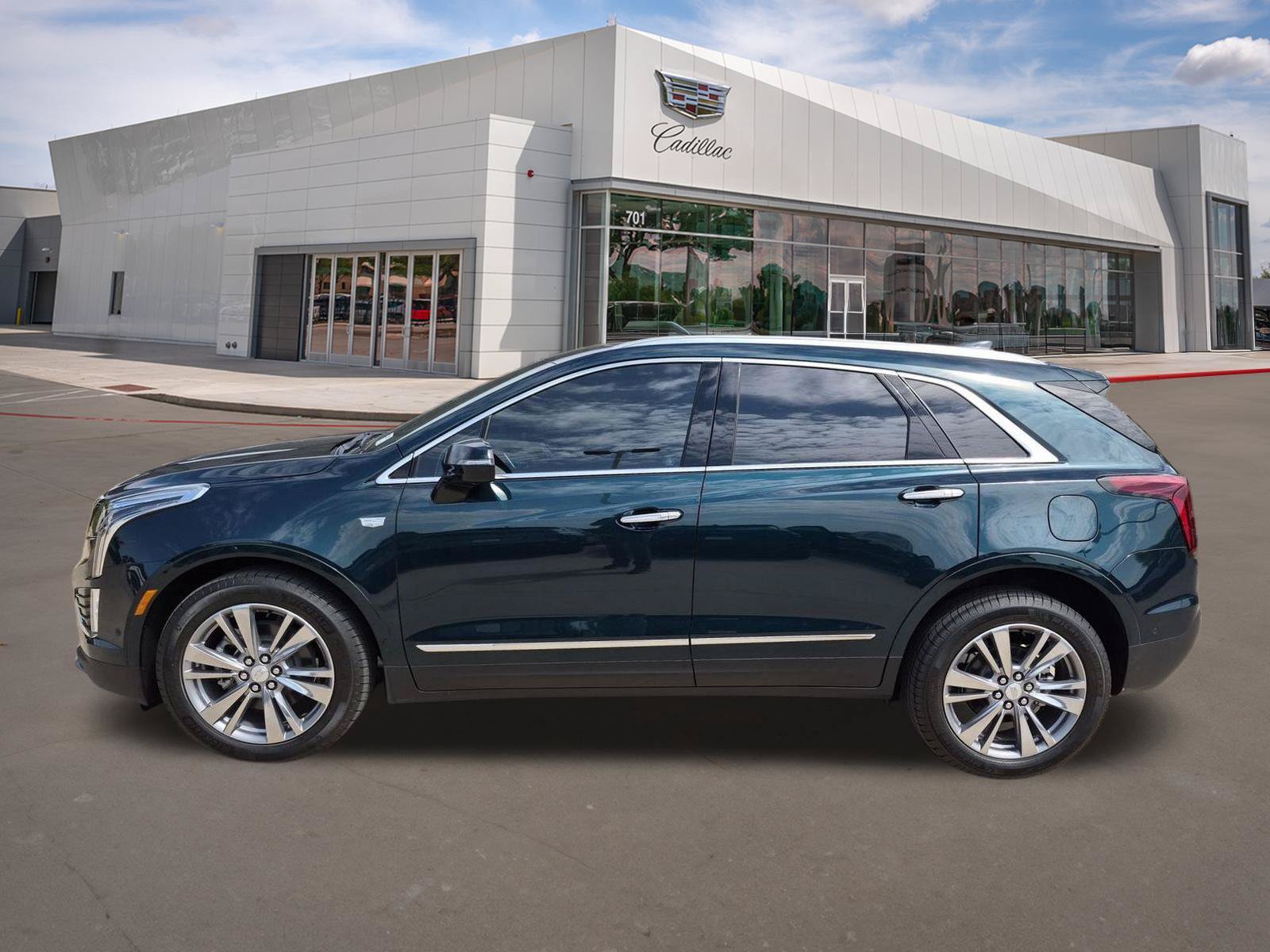 New 2026 Cadillac XT5 Premium Luxury w/ Driver Assist Package FWD image 3