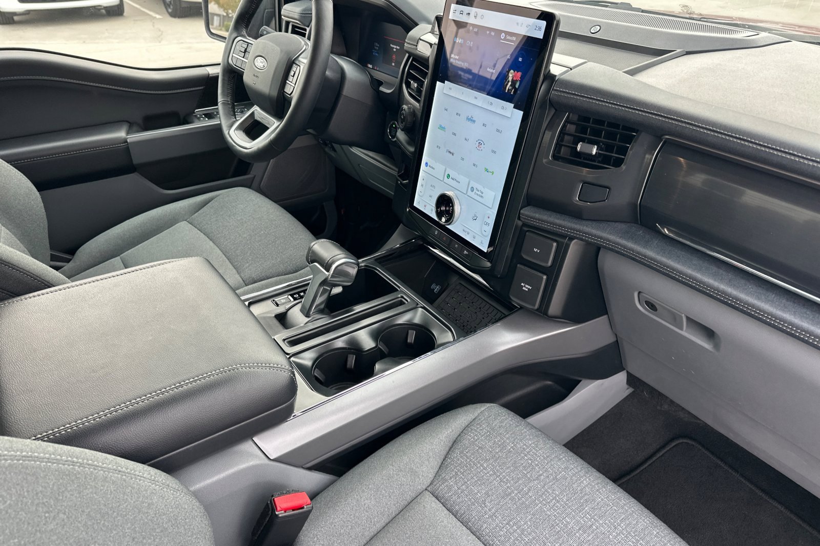 Used 2024 Ford F150 Lightning Flash image 15