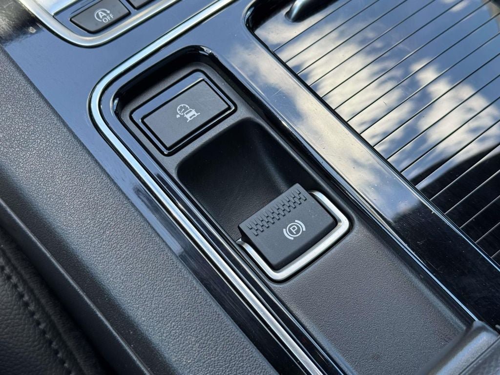 Used 2020 Jaguar F-PACE Premium AWD/4WD image 14