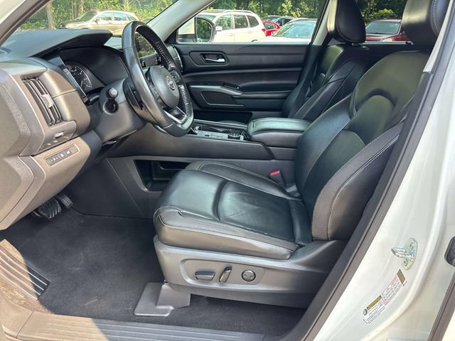 Used 2022 Nissan Pathfinder SL w/ SL Black Package AWD/4WD image 14