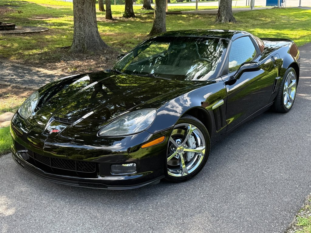 Used 2010 Chevrolet Corvette Grand Sport w/ Roof Package RWD image 3