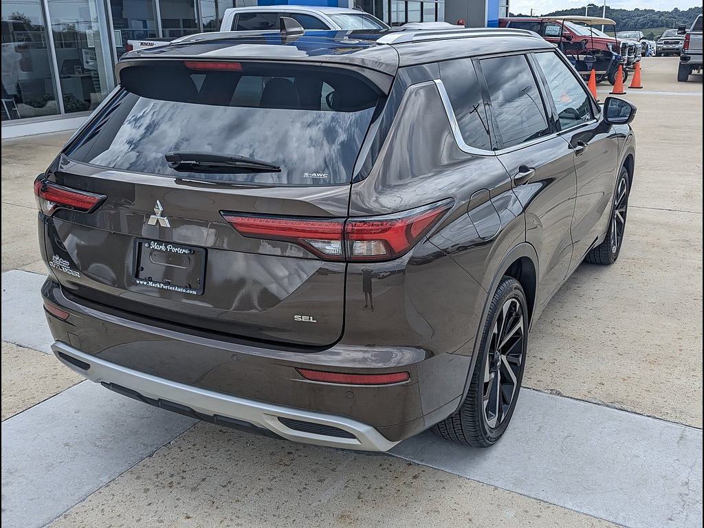 Used 2023 Mitsubishi Outlander SEL AWD/4WD image 7