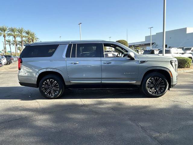 Used 2025 GMC Yukon XL Elevation AWD/4WD image 2
