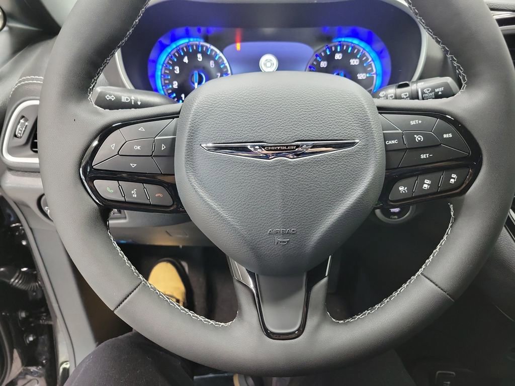 New 2026 Chrysler Pacifica Select w/ S Appearance Package AWD/4WD image 16