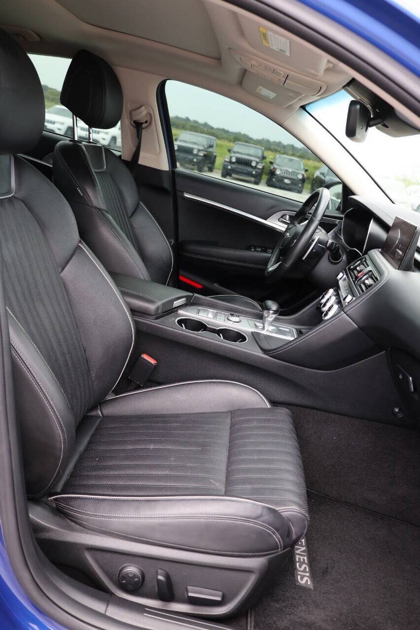 Used 2022 Genesis G70 2.0T w/ Prestige Package RWD image 15
