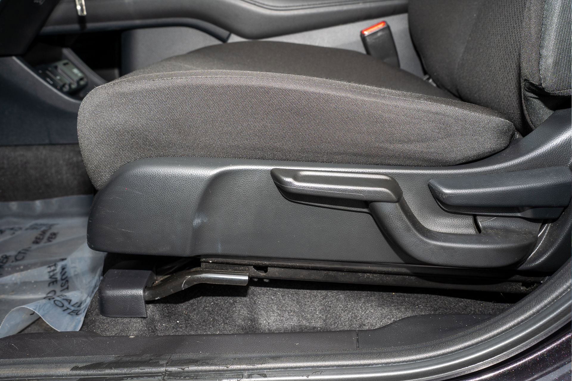 Used 2016 Honda HR-V LX image 26