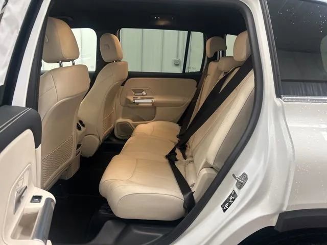 Used 2025 Mercedes-Benz GLB 250 4MATIC image 10