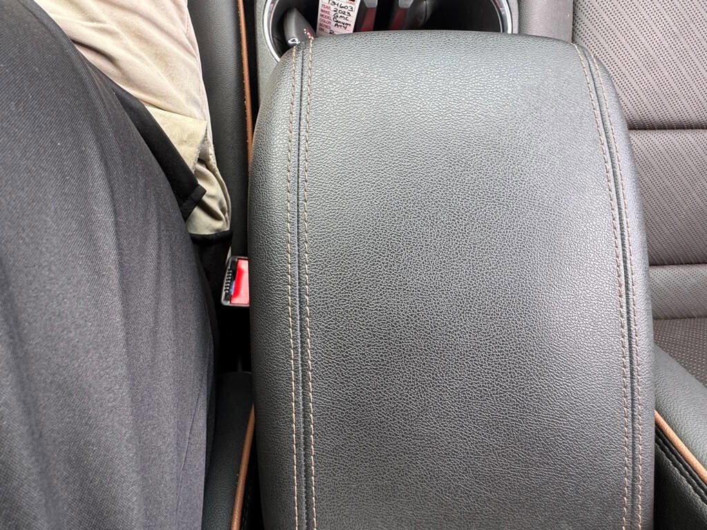 Used 2023 GMC Canyon AT4 w/ AT4 Premium Package image 30