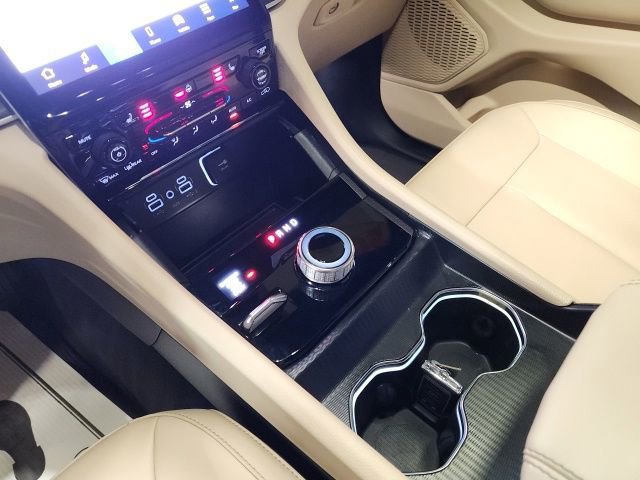 Used 2024 Jeep Grand Cherokee Limited w/ Black Appearance Package image 19