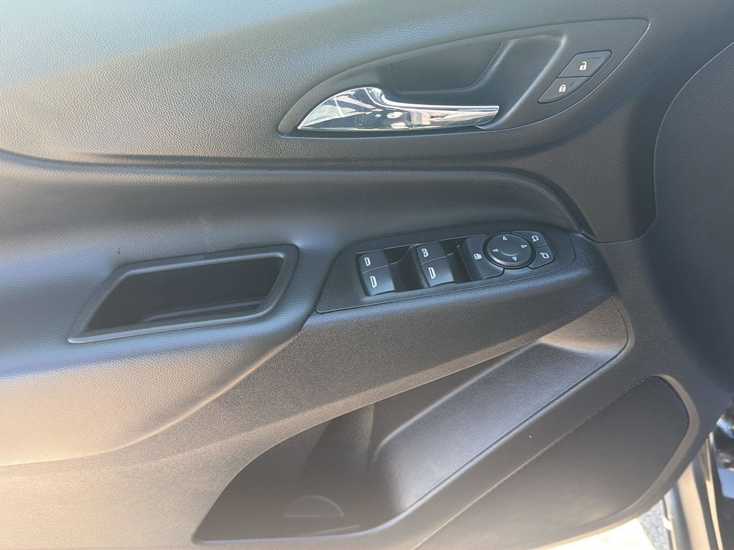 Used 2022 Chevrolet Equinox LT image 14