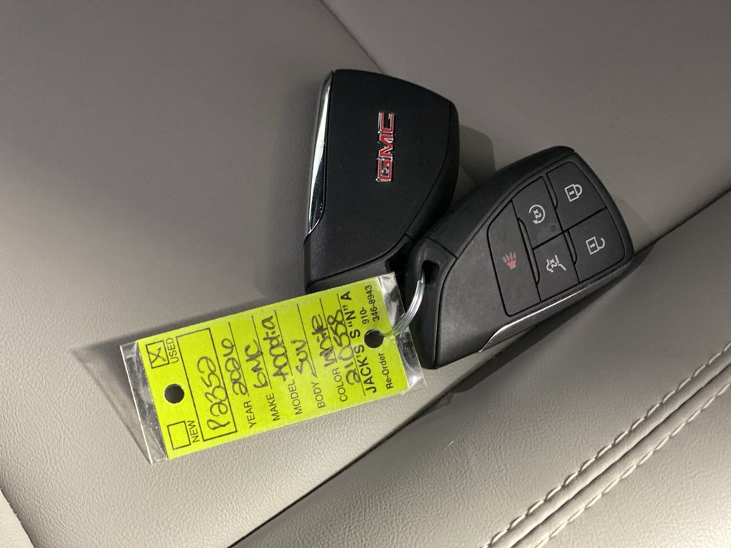 Used 2026 GMC Acadia Elevation w/ Elevation Premium Package FWD image 19
