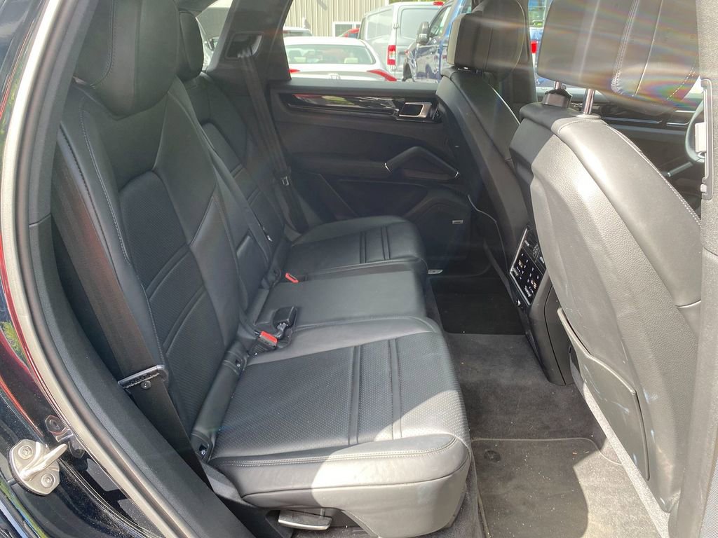 Used 2019 Porsche Cayenne image 27