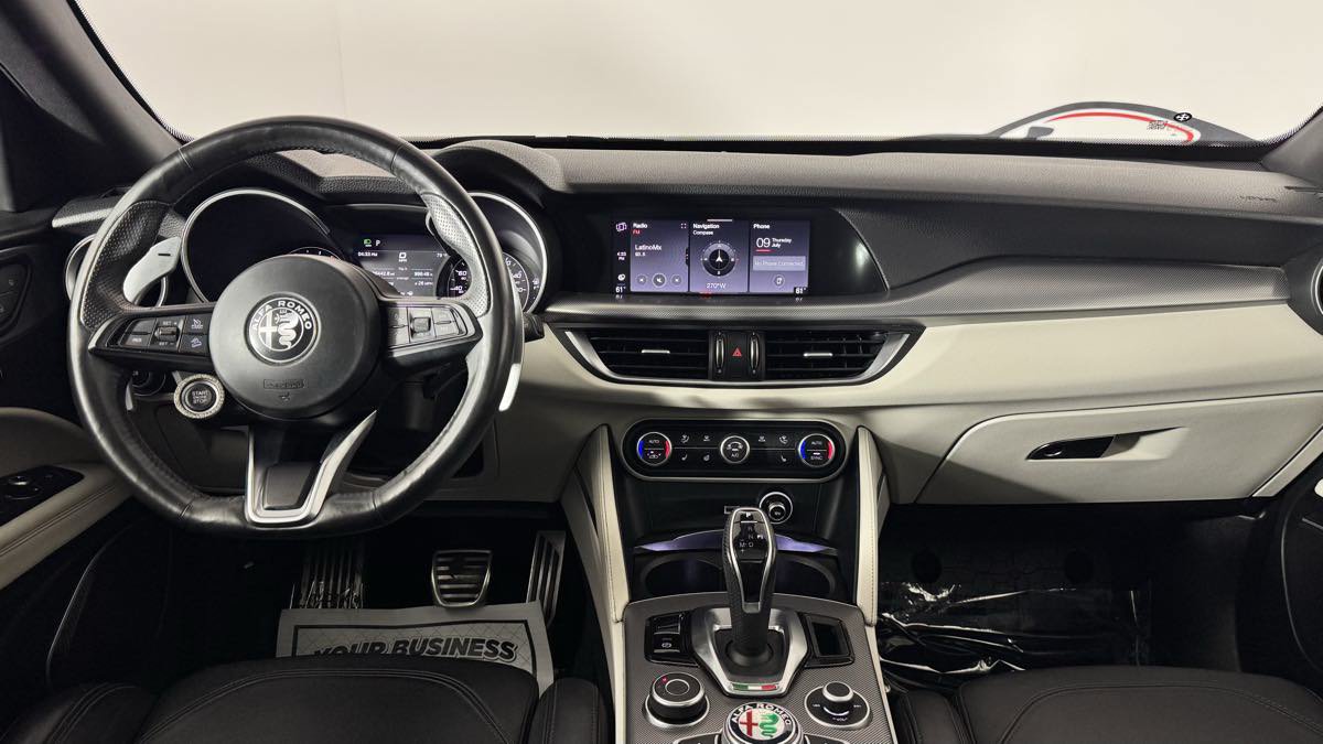 Used 2020 Alfa Romeo Stelvio Ti Sport w/ Quick Order Package 22S Sport AWD/4WD image 32