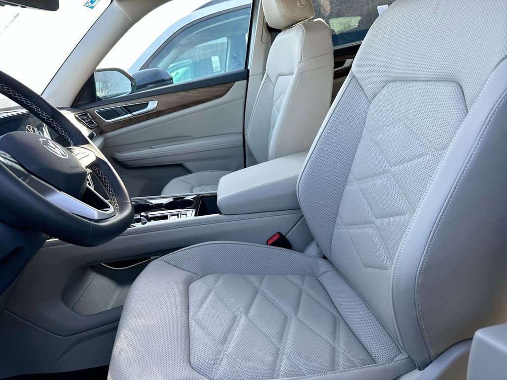 New 2025 Volkswagen Atlas SE image 58