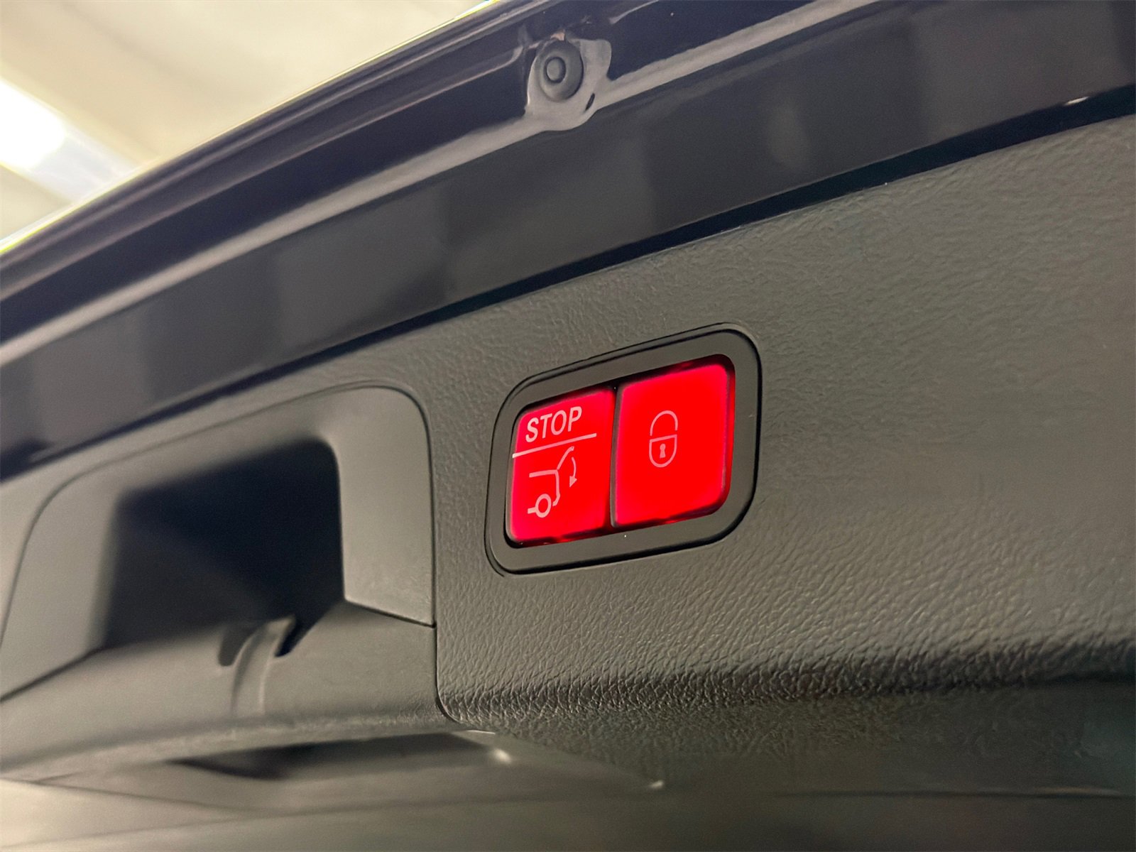 Used 2021 Mercedes-Benz GLC 300 4MATIC image 5