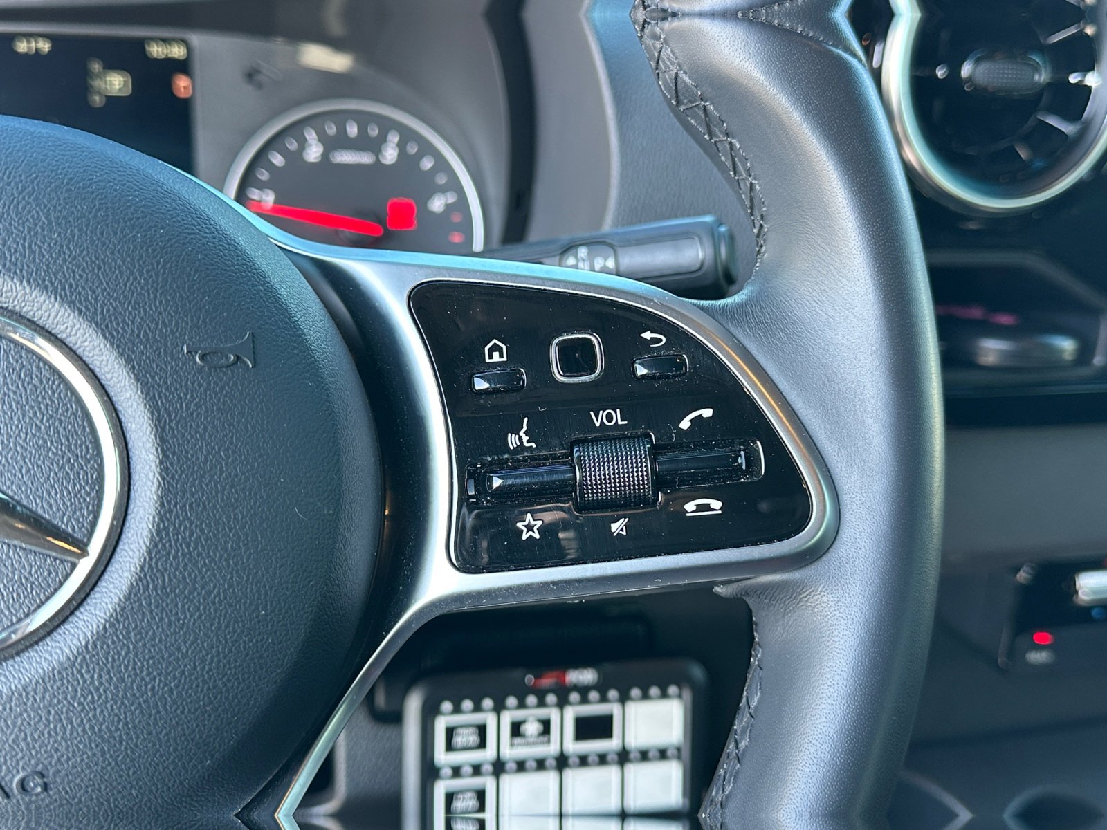 Used 2024 Mercedes-Benz Sprinter 3500 image 19