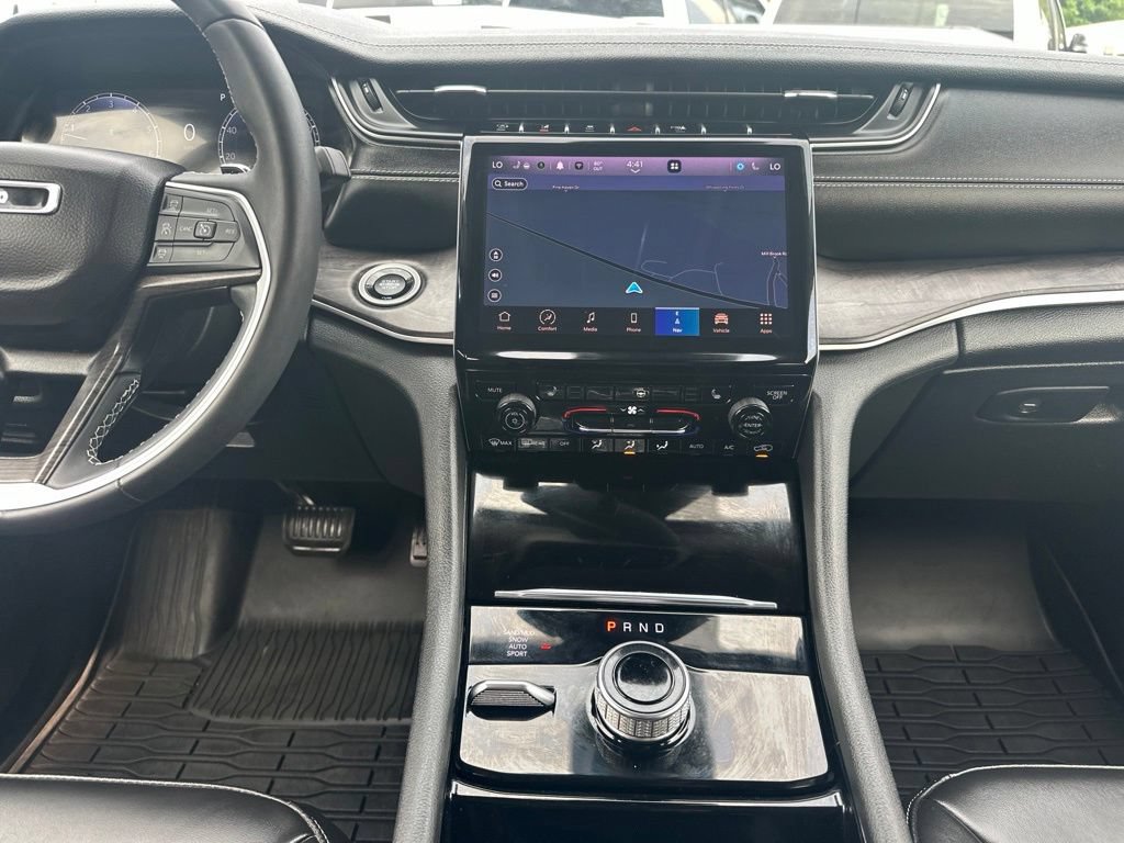 Used 2023 Jeep Grand Cherokee Limited AWD/4WD image 22