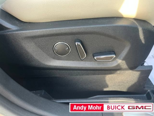 Used 2017 Ford Edge Titanium w/ Technology Package FWD image 38