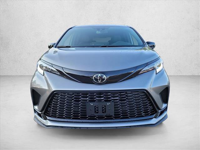 Used 2026 Toyota Sienna XSE FWD image 2