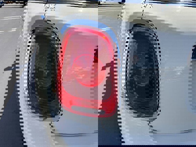 Used 2016 MINI Cooper 4-Door Hardtop image 10