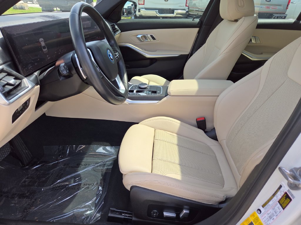 Used 2023 BMW 330e w/ Driving Assistance Package RWD image 27