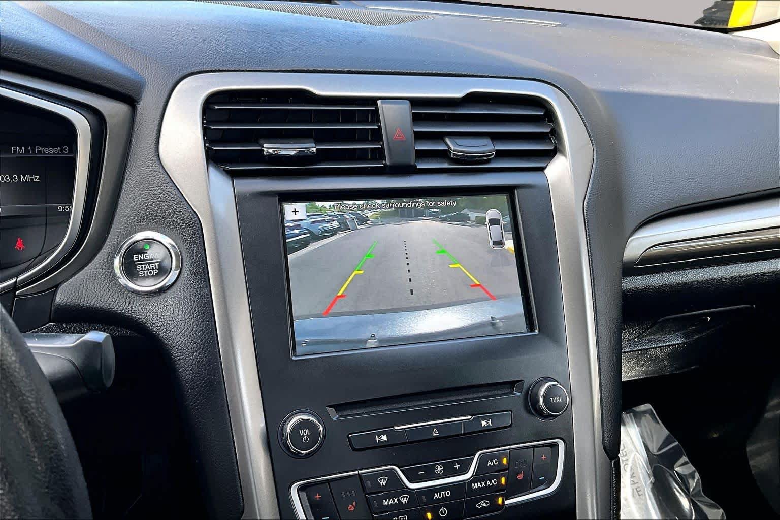 Used 2018 Ford Fusion SE w/ Fusion SE Technology Package FWD image 29
