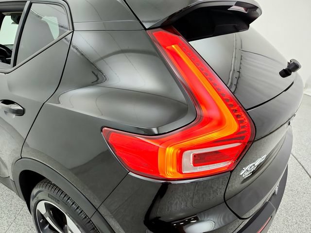 Used 2020 Volvo XC40 T5 Momentum w/ Protection Package AWD/4WD image 34