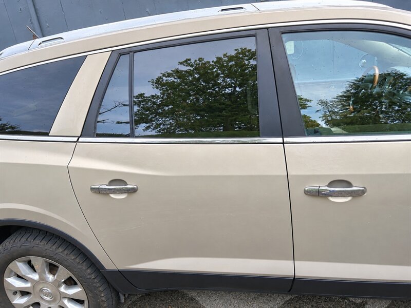 Used 2010 Buick Enclave CXL w/ Trailering Provision Package AWD/4WD image 21