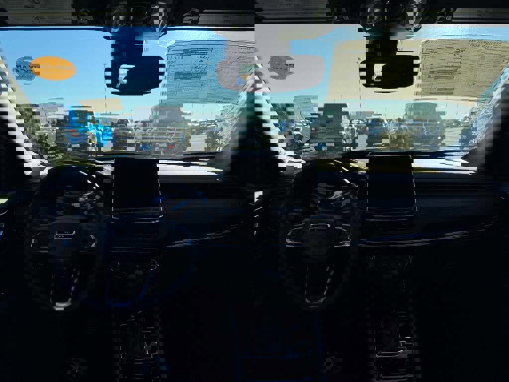 New 2026 Jeep Compass Latitude image 25