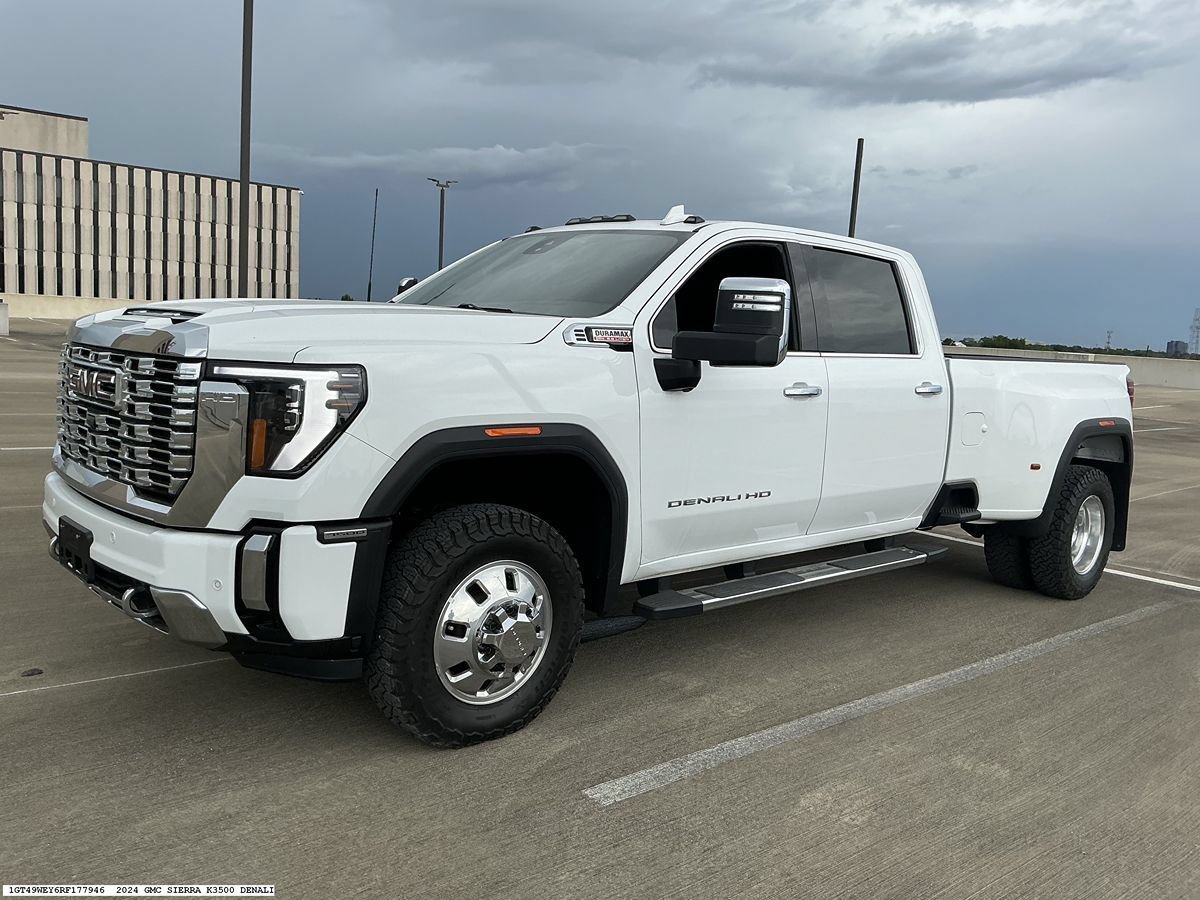 Used 2024 GMC Sierra 3500 Denali w/ Denali Reserve Package AWD/4WD image 4