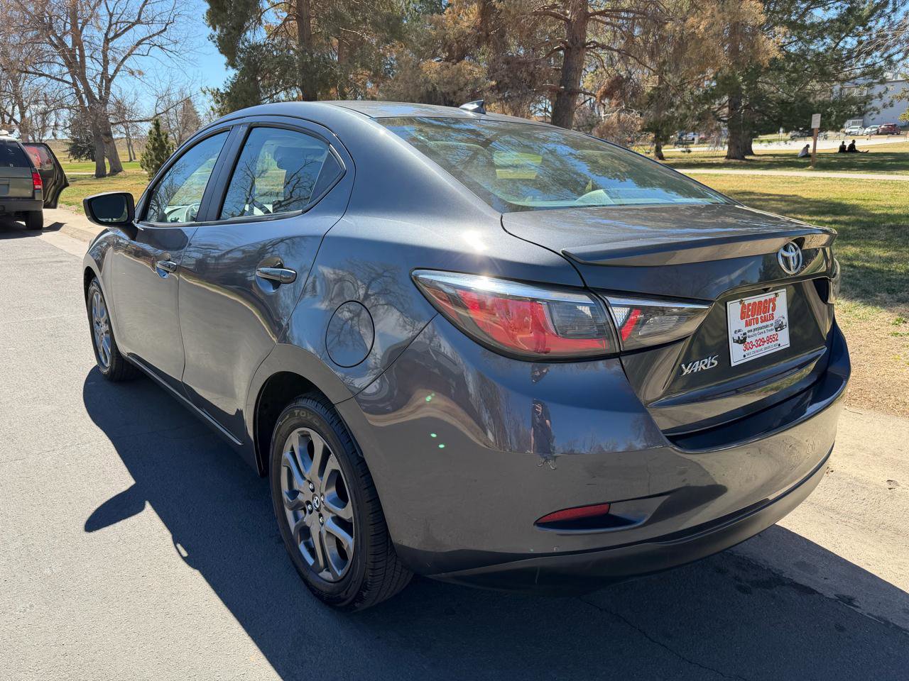 Used 2019 Toyota Yaris LE image 3